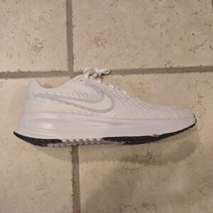 Brand New Nike Run Defy HM9594-100 Men's White Size 9.5 Shoes